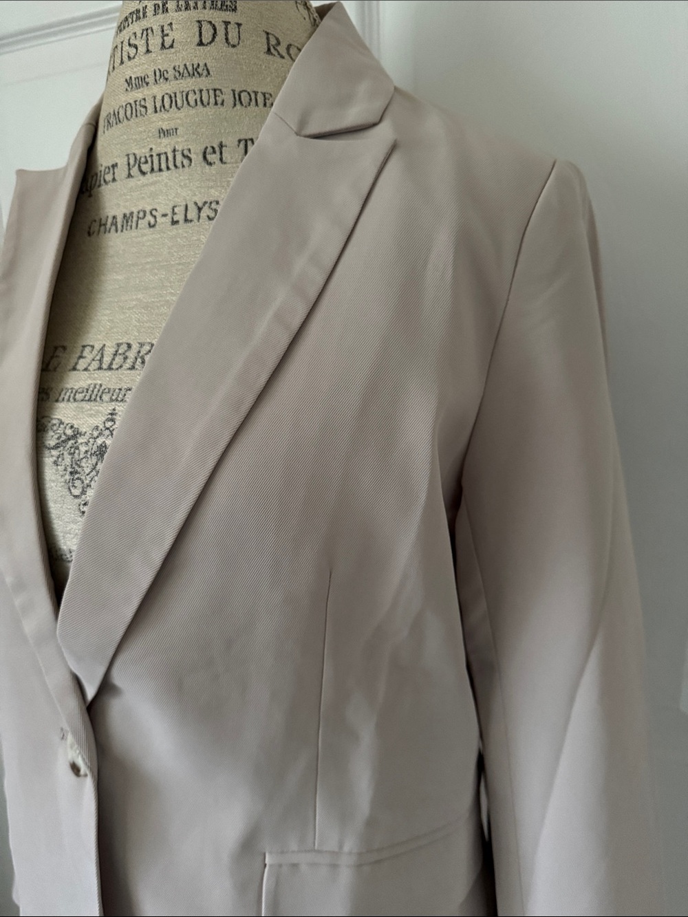 Womens Light Beige Blazer Jacket - Classic Tailored Coat. Size Medium.